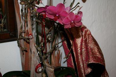 dekorationen-schmuck-glanz-und-blueten